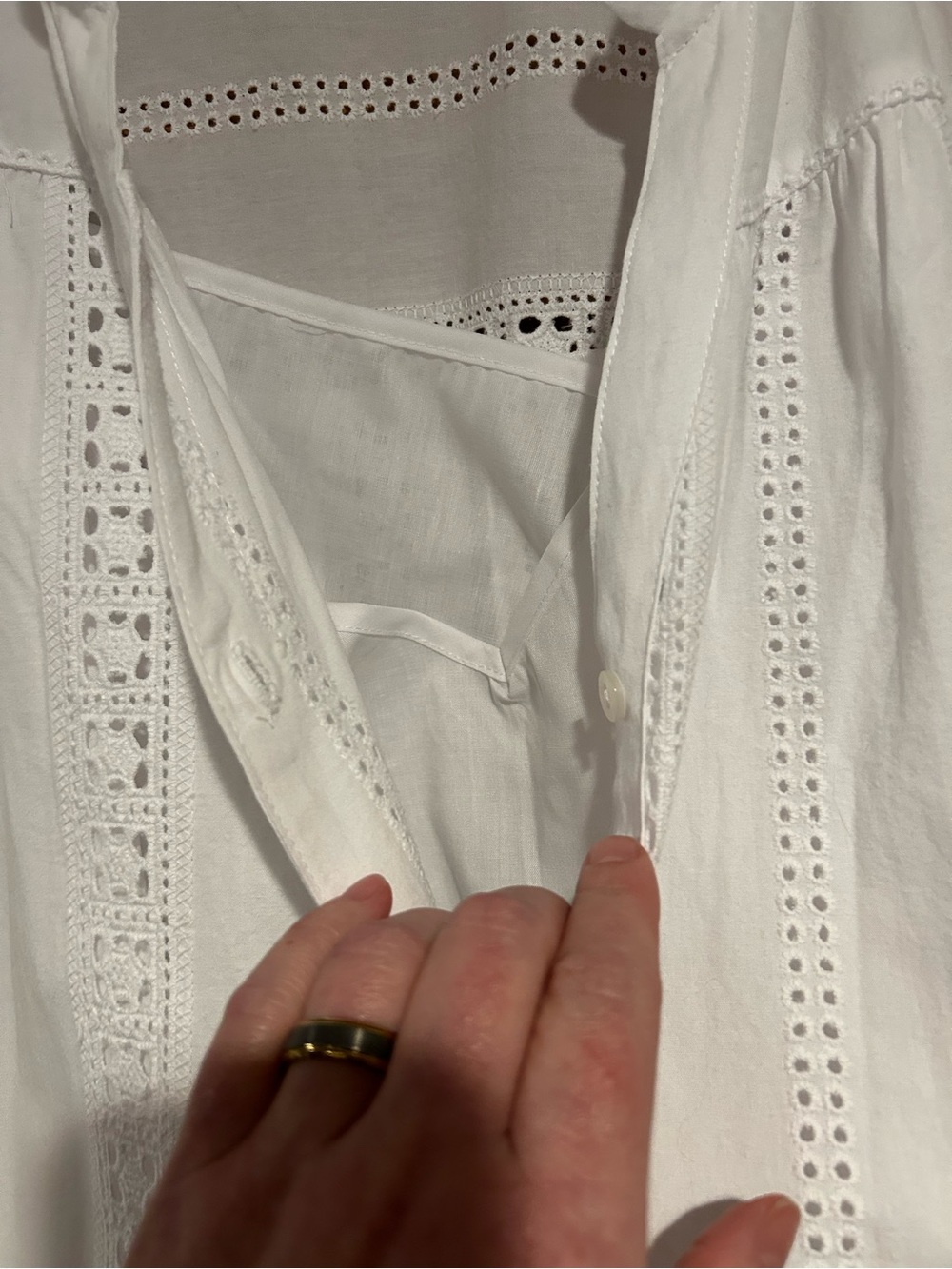 NWT Time and Tru White Eyelet Button-Up Peasant Blouse size Large - Picture 7 of 10